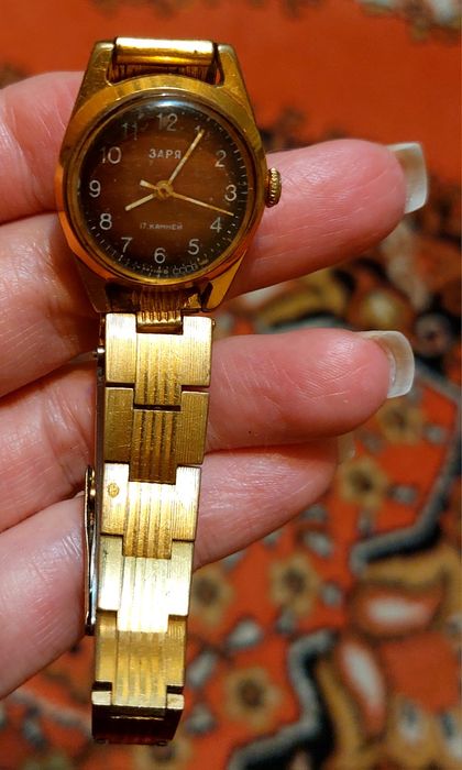 Продам позолоченные женские часы