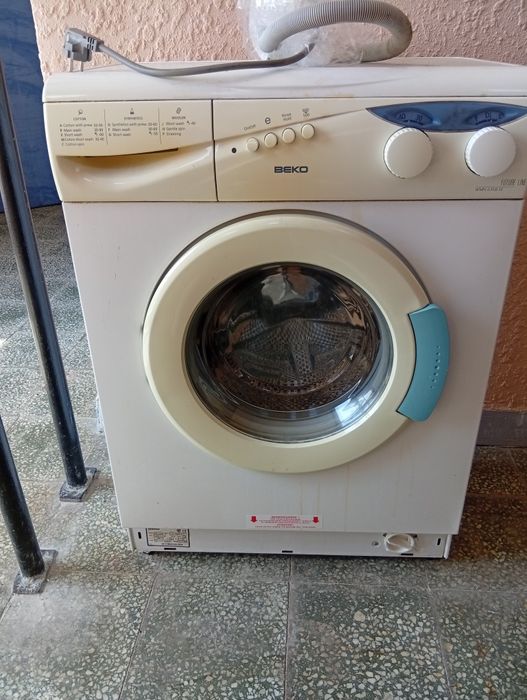 Продавам пералня БЕКО