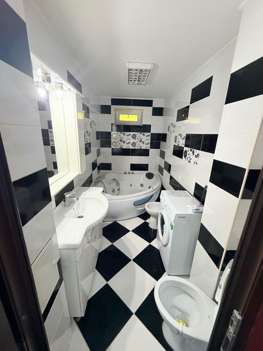 Închiriez apartament 3 camere