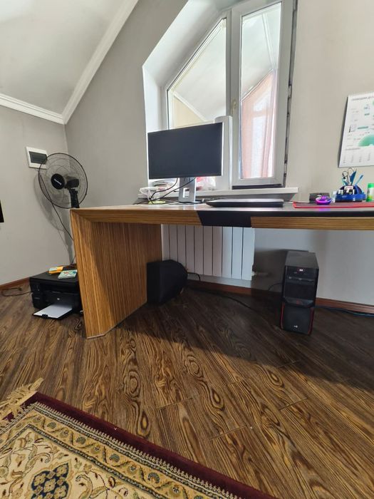 Продам офисный стол