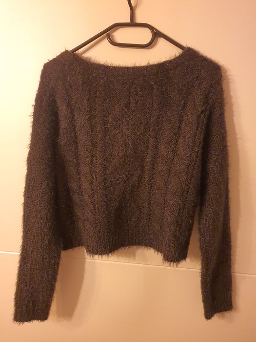 Pulover cropped S sau M (10 lei daca îl luați împreună cu alt produs)