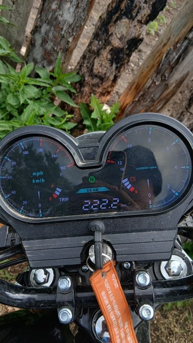 Сузуки 200 кубов