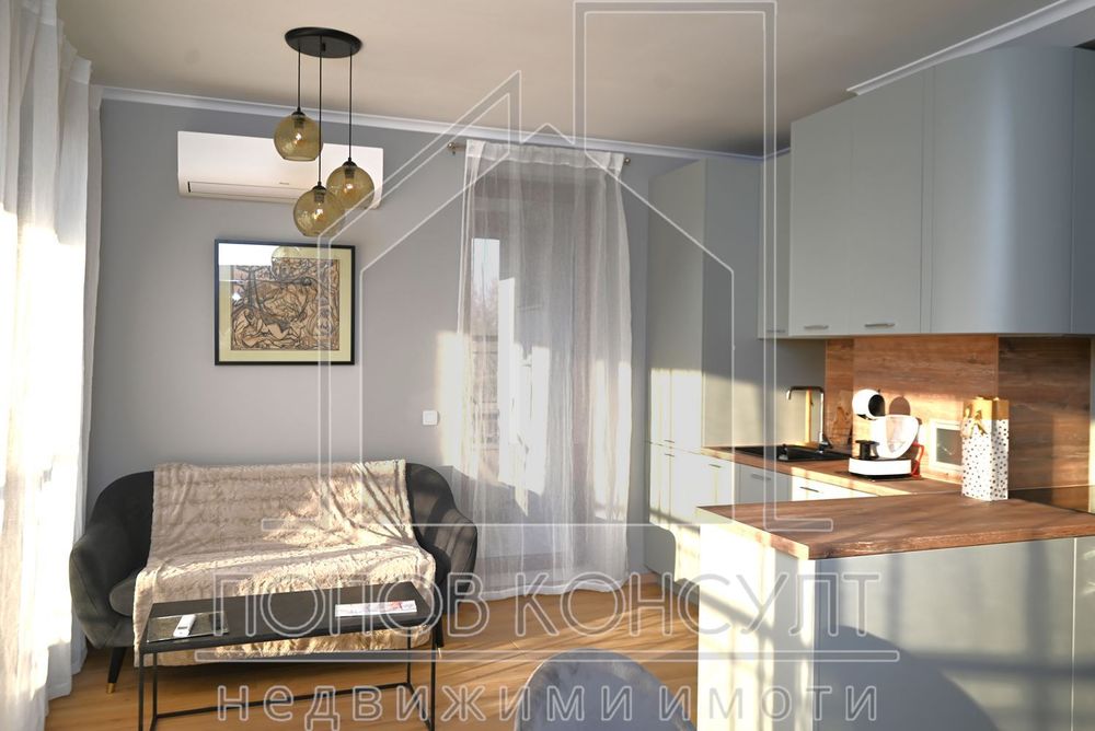 Продава се Тристаен апартамент в Пловдив, Кършияка - 133 кв.м за 1955 €/кв.м - Снимка #2