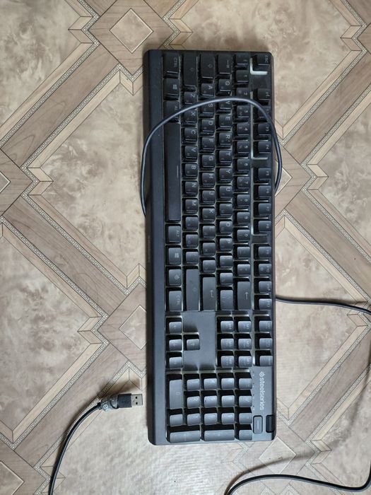 Продам клавиатуру steelseries apex 3
