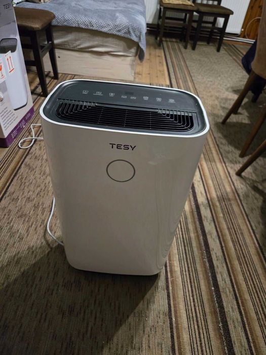 Влагоуловител Tesy DHF20CEL