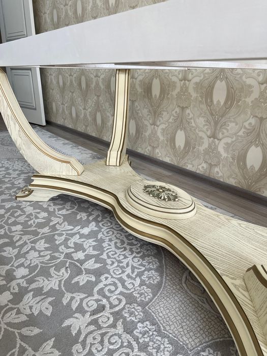 Стол и стулья 4 метр