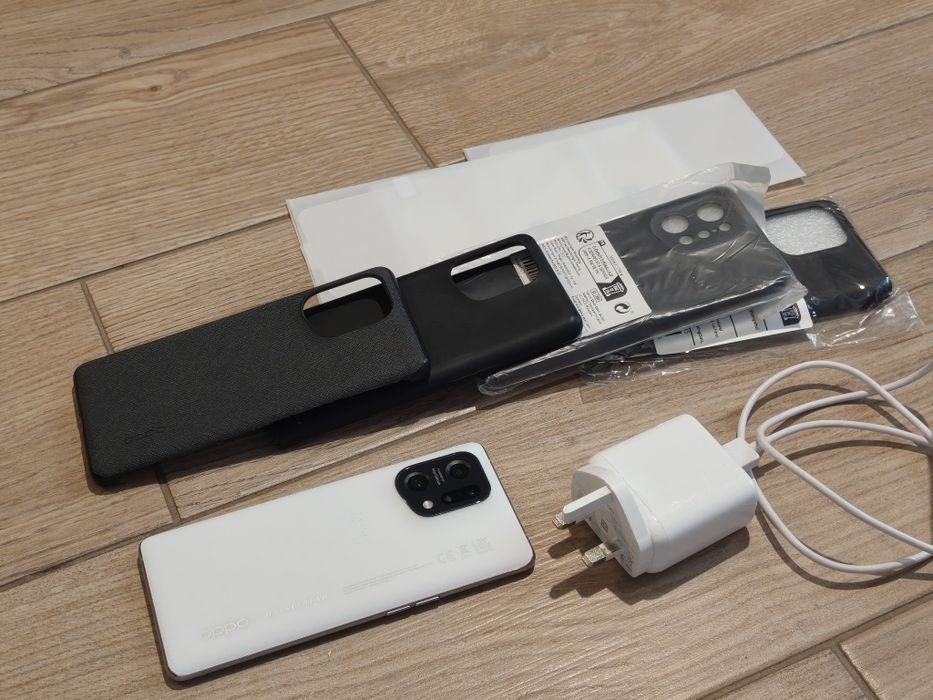 Продавам oppo find x5 256gb white