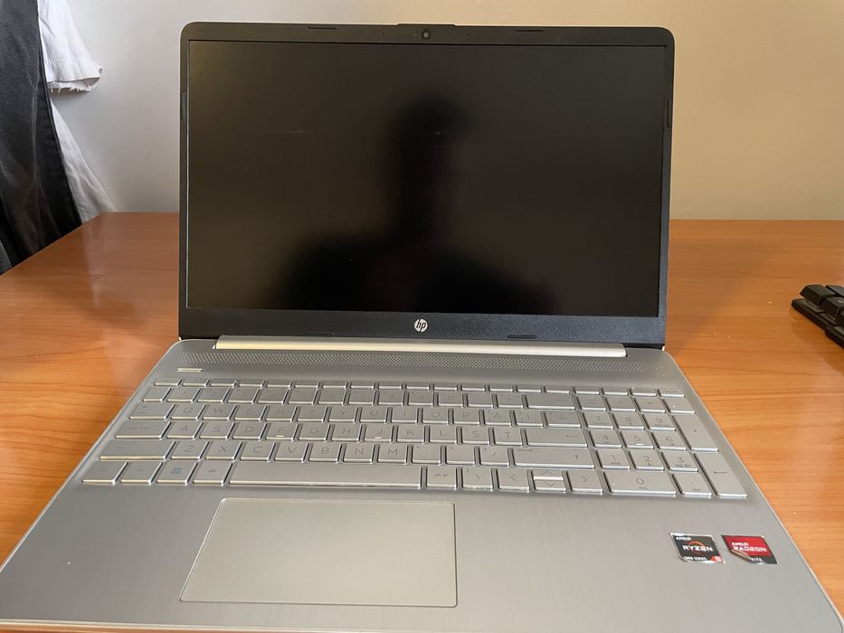 Hp povilion 15 AMD ryzen 5 5500u