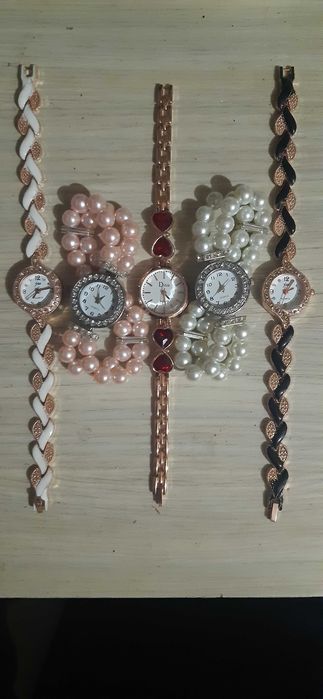 Женские часики "Розовое золото с драгоценными камнями", имитация!