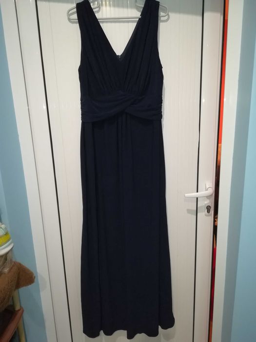 Продавам дамска официална рокля