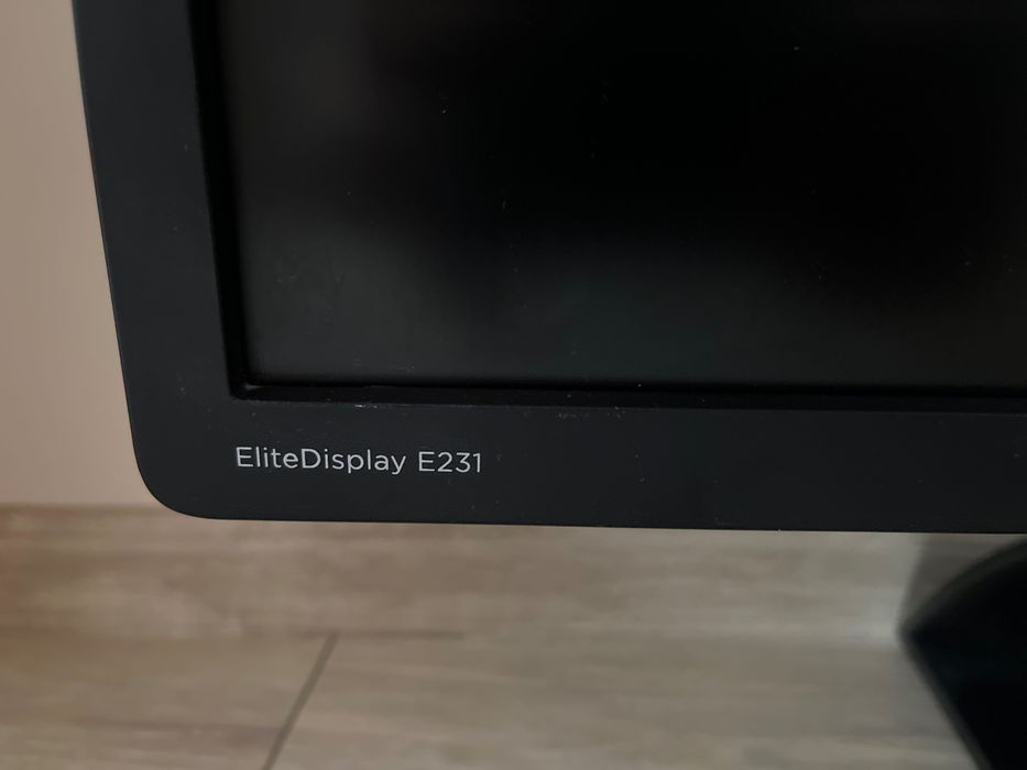 Монитор HP EliteDisplay E231