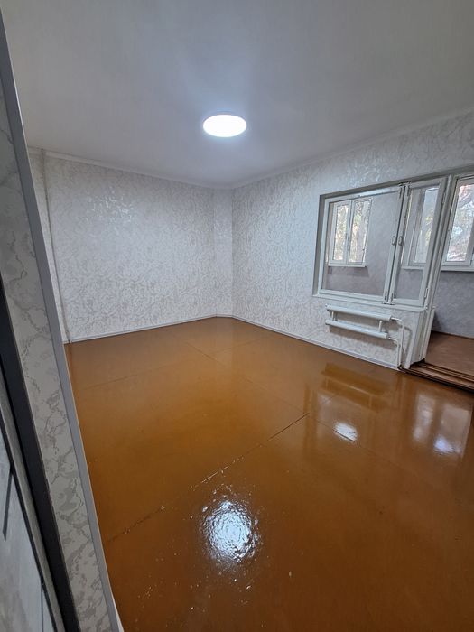 Продаётся 2  комнатная