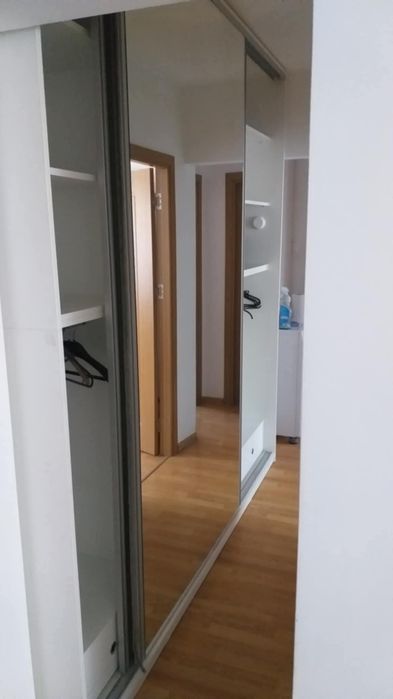 Pf închiriez ap cu 3 camere SD