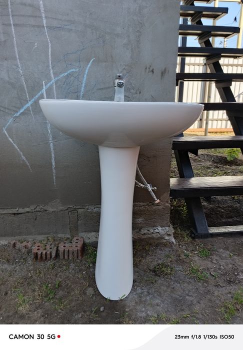 Раковина со стойкой