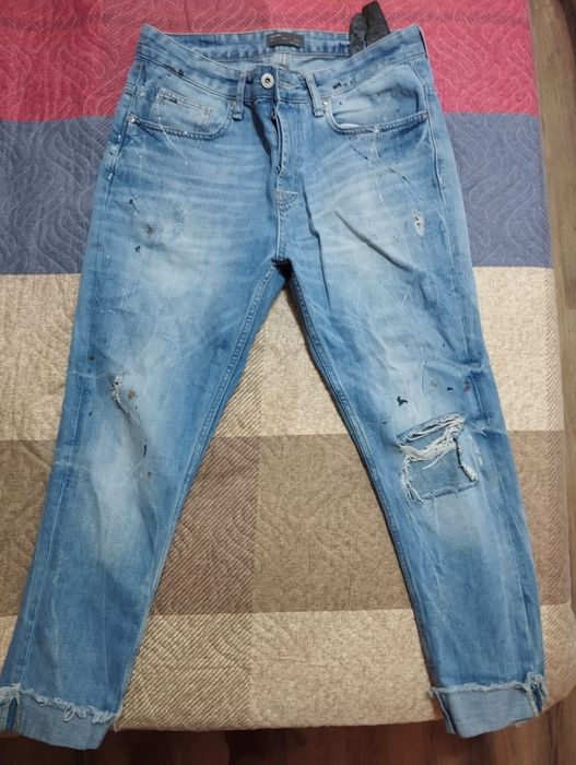 Vand blugi in stare foarte buna