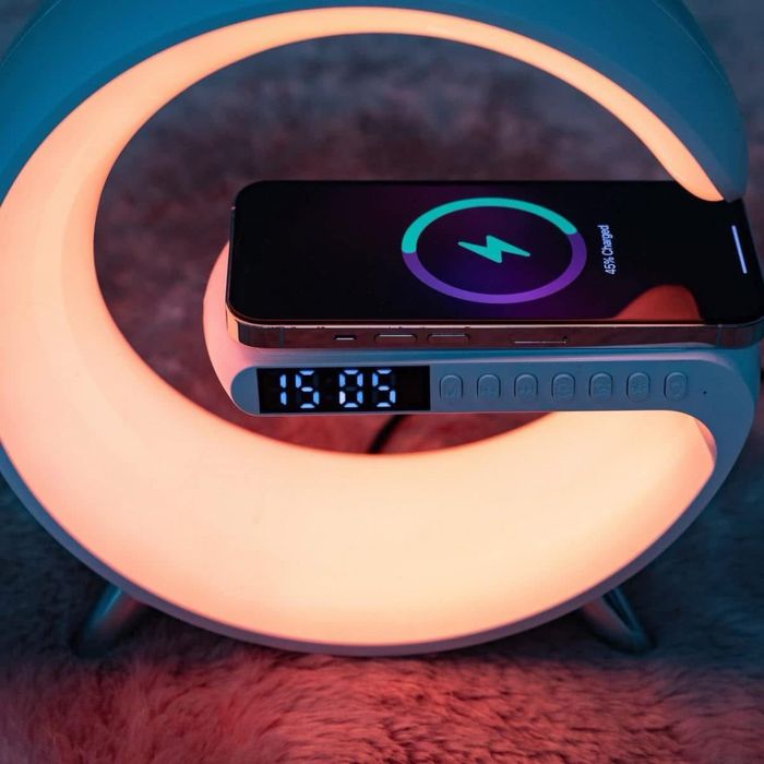 Смарт лампа 4в1.зареждане на телефон,високоговорител,лампа и будилник