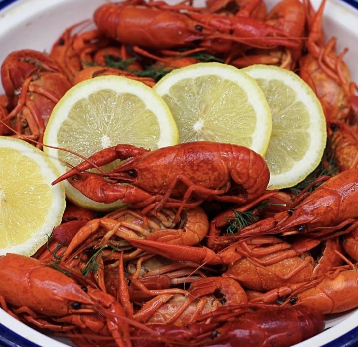 Свежие раки,креветки , икра красная