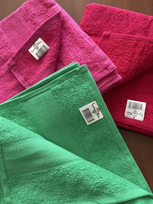 Новые полотенца, постельное белье.