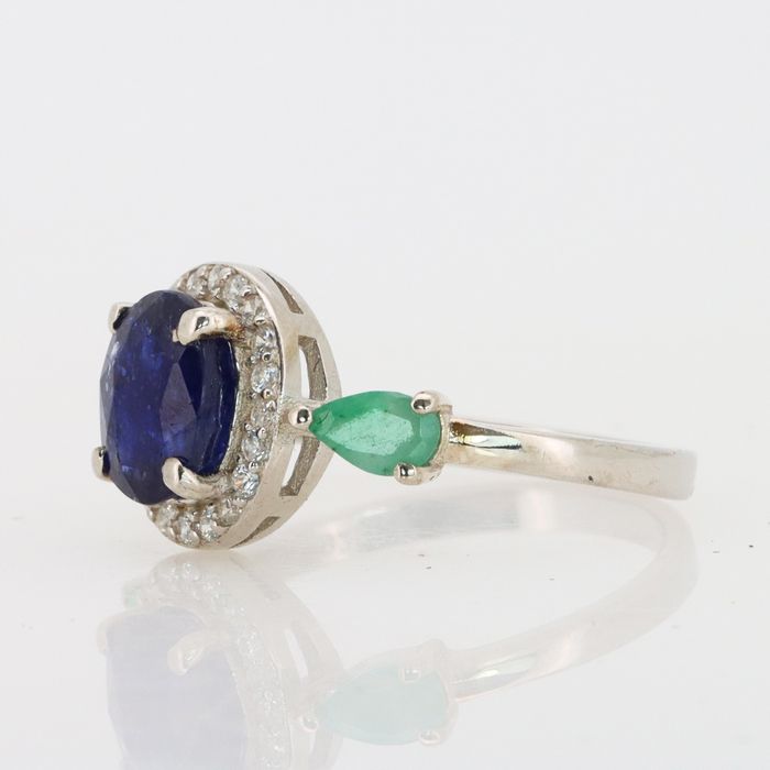 Сребърен пръстен с голям Сапфир Royal Blue и Изумруди със сертификат