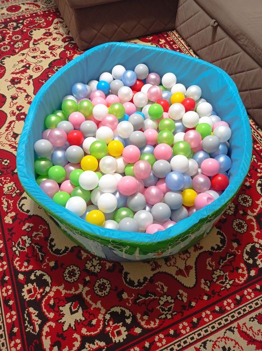 Детский сухой бассейн с шариками