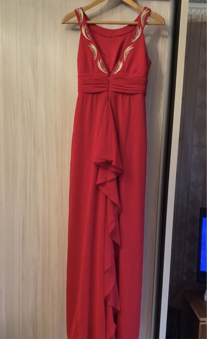 Платье красное длинное