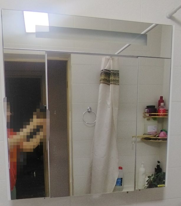 Шкаф с зеркалом для ванной
