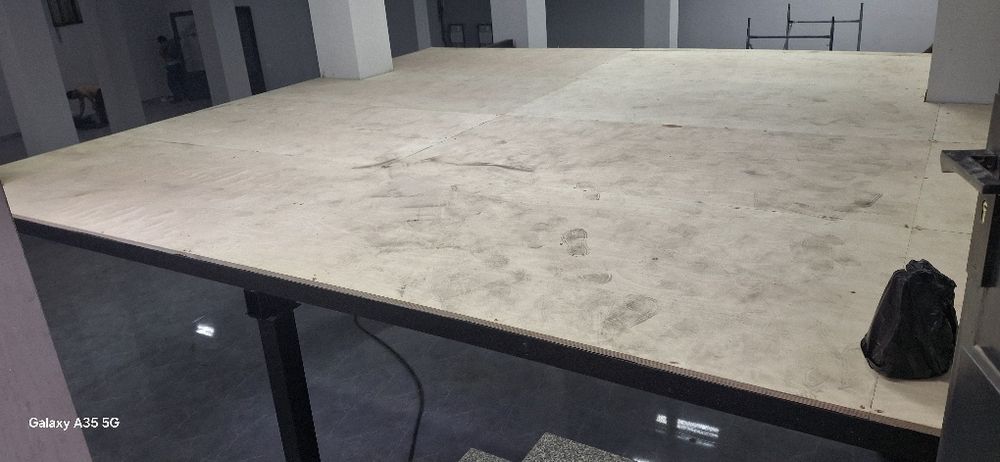 Podium Sahnalari Binolarni ikki kavat bullish hizmati metal konstrusiy