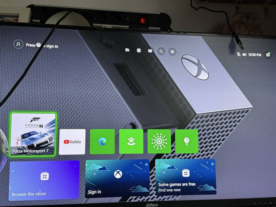 Xbox One X controller si joc