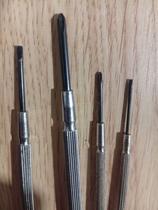 Set șurubelniță de precizie