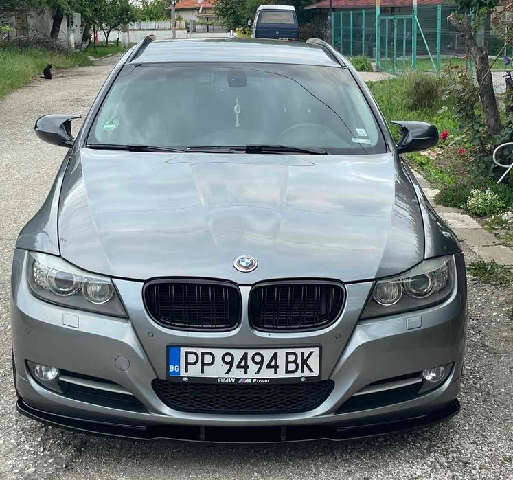 Двойни Решетки Бъбреци BMW E90 / E91 – Черен гланц - Фейслифт НА СКЛАД