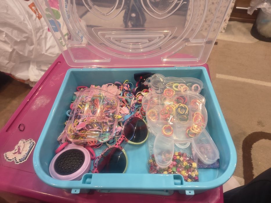 Кутия с различни ластички