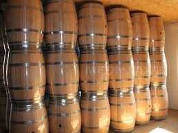 Butoaie lemn dud,stejar,salcam confectionate din lemn uscat