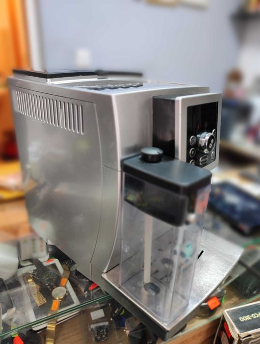 Кафемашина DeLonghi ECAM 23.450.S