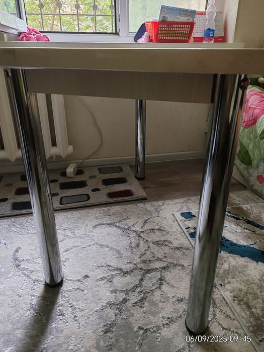 Продаётся отличный стол