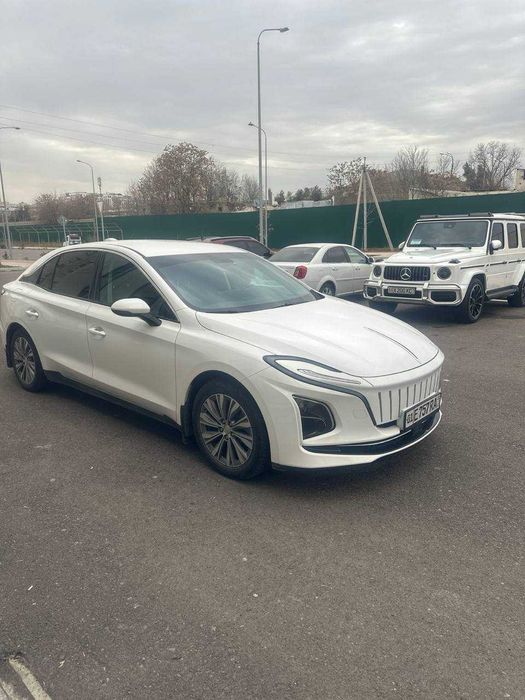 Hongqi EQM5 nasiya savdoga