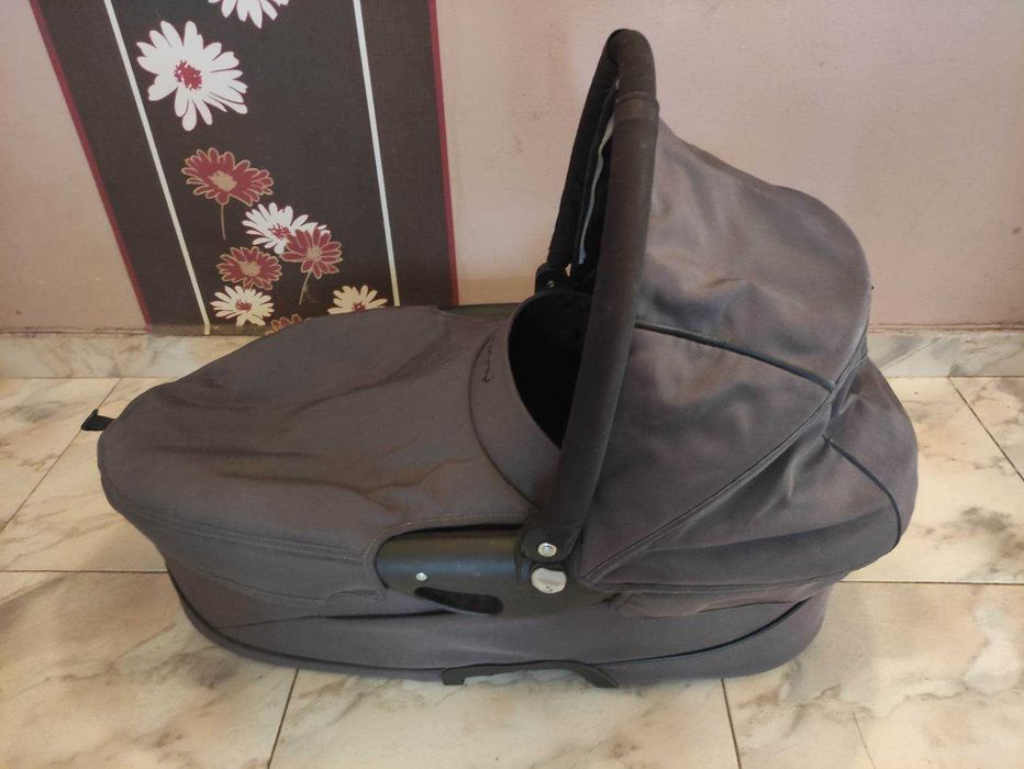 Кош за бебе в много добро състояние