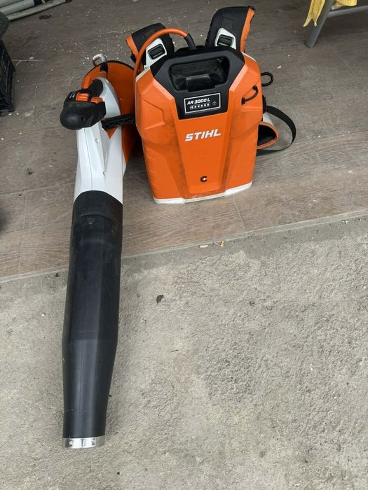 Батерия Stihl AL3000L и акумолаторна  ДУХАЛКА STIHL ST ВGA 200 щил