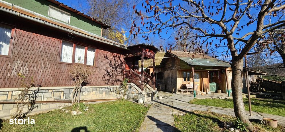 Casa gospodarului, bine întreținută, cu teren generos – Comarnic