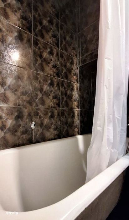 Apartament cu 2 camere decomandate cu balcon inchis in Manastur