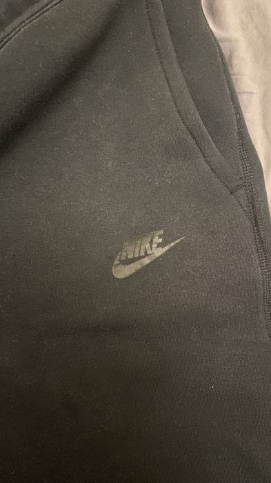 nike tech fleece black
