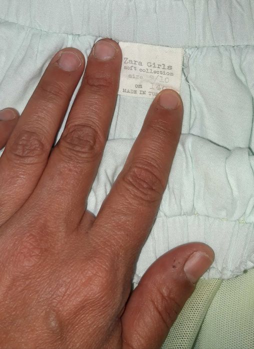 За малка дама красоти ZARA за ръст 140