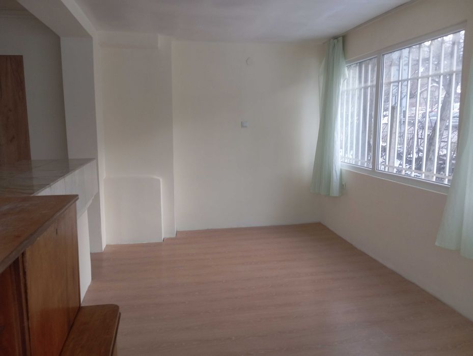 Дава се под наем Четиристаен апартамент в София, Павлово - 120 кв.м за 538.05 € - Снимка #2