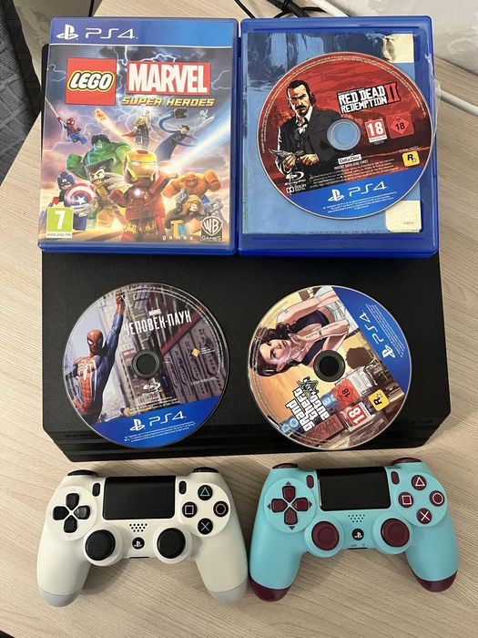 Продам playstation 4 pro с 2 джойстиками