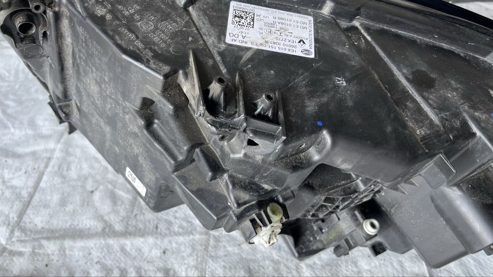 Десен фар Renault Austral