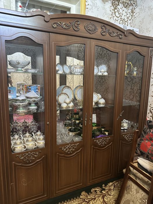 Srochniy spalniy va stenka sotiladi