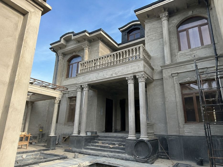 8$Dan Travertin Luchento Milano