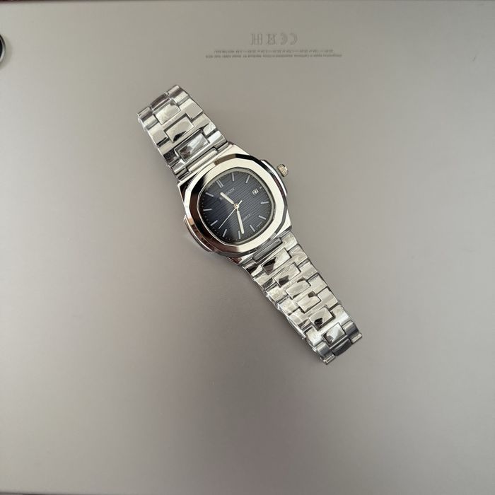 Часы, стальные браслеты