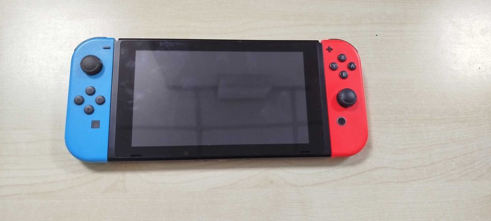 Nintendo Switch + 3 игри