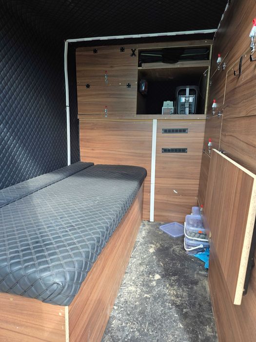 Remorca  pregatita camper pentru pescuit