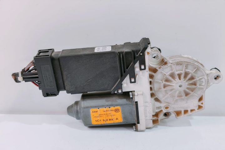 Motoras Macara  Dreapta Fata  1C1959802A Volkswagen VW Beetle a 2-a g